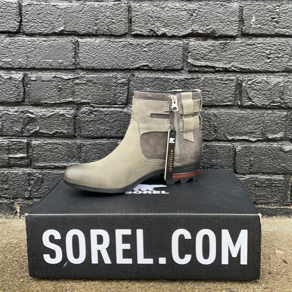 SOREL LOLLA BOOTIE size 7.5